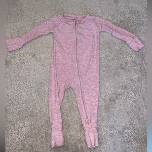 HEATHER PINK LITTLE SLEEPIES ZIPPY PAJAMAS- size 0-3 mo